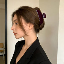 将图片加载到图库查看器,Luxury Hair Claw Clip for Women, Premium PC Material for Long-Term Use, 4.1 Inch Big Strong Hold No Slip Hair Clips for Thick or Thin Hair, Includes 2 Black Satin Scrunchies