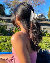 Load image into Gallery viewer, IVYU 4 Large Hair Claw Clips - Acrylic Big Hair Clips for Thick Hair Strong Hold Hair Jaw Clips Non-slip Banana Hair Barrettes Clips for Women Girls (Sparkle - Ivyu Beauty