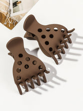 Load image into Gallery viewer, IVYU AirLift Root Lifting Hair Clips for Volume at the Roots -Volumizing Claw Clamps for Curly Hair - Voluminous Roots and Bouncy Curls - Ivyu Beauty