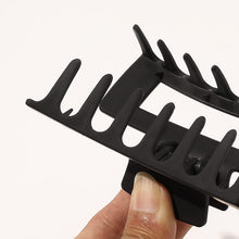 Load image into Gallery viewer, Ivyu Large Plastic Matte Jumbo Nonslip Claw Hair Clips White Black Gray - Ivyu Beauty