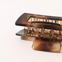 Load image into Gallery viewer, Ivyu Large Plastic Matte Jumbo Nonslip Claw Hair Clips Clear Brown Beige - Ivyu Beauty