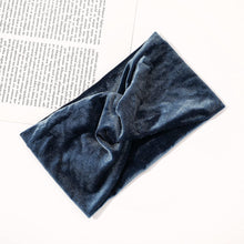 Load image into Gallery viewer, IVYU Tiktok Hair Curlers Rollers For Long Heatless Curling Rod Headband Ribbon No Heat Hair Roller Kit Tool You Can Sleep In Soft Foam Curling Rods Hair Rollers Overnight for Women - Ivyu Beauty