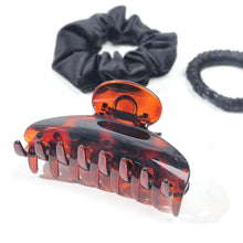 将图片加载到图库查看器，Luxury Hair Claw Clip for Women, Premium PC Material for Long-Term Use, 4.1 Inch Big Strong Hold No Slip Hair Clips for Thick or Thin Hair, Includes 2 Black Satin Scrunchies
