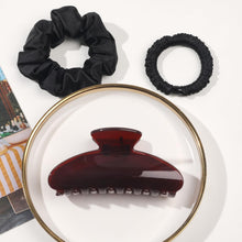 将图片加载到图库查看器，Luxury Hair Claw Clip for Women, Premium PC Material for Long-Term Use, 4.1 Inch Big Strong Hold No Slip Hair Clips for Thick or Thin Hair, Includes 2 Black Satin Scrunchies
