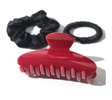 将图片加载到图库查看器，Cherry Red Hair Claw Clips for Women, Premium PC Material for Long-Term Use, 4.1 Inch Big Strong Hold No Slip Hair Clips for Thick or Thin Hair, Includes 2 Black Satin Scrunchies
