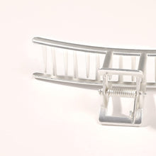 将图片加载到图库查看器，Hair Claw Clips for Women - Big Large Gold Metal Claw Hair Clips Accessories for Girls French Design Fashion Strong Hold Jumbo Jaw Banana Clamps for Thick Long Curly Half Bun Hair Adult Lady (4, Matel Sliver) - Ivyu Beauty
