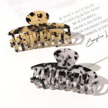 将图片加载到图库查看器，Ivyu Hair Claw Clips For Women - Banana Jaw Clips for Girls Leopard Cheetah Tortoise - Ivyu Beauty
