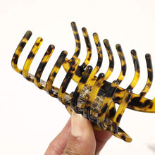 将图片加载到图库查看器，Ivyu Hair Claw Clips For Women - Banana Jaw Clips for Girls Leopard Cheetah Tortoise - Ivyu Beauty
