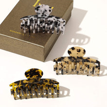 将图片加载到图库查看器，Ivyu Hair Claw Clips For Women - Banana Jaw Clips for Girls Leopard Cheetah Tortoise - Ivyu Beauty
