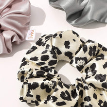 将图片加载到图库查看器，Silk Scrunchies Hair Ties Scrunchie for Girls Women Satin Big Large Cheetah Scrunchy Cute Hairties For Thick Curl Hair No Crease Hair Accessories Soft Ropes Ponytail Holder No Hurt Your Hair Leopard Black Pink Gray - Ivyu Beauty
